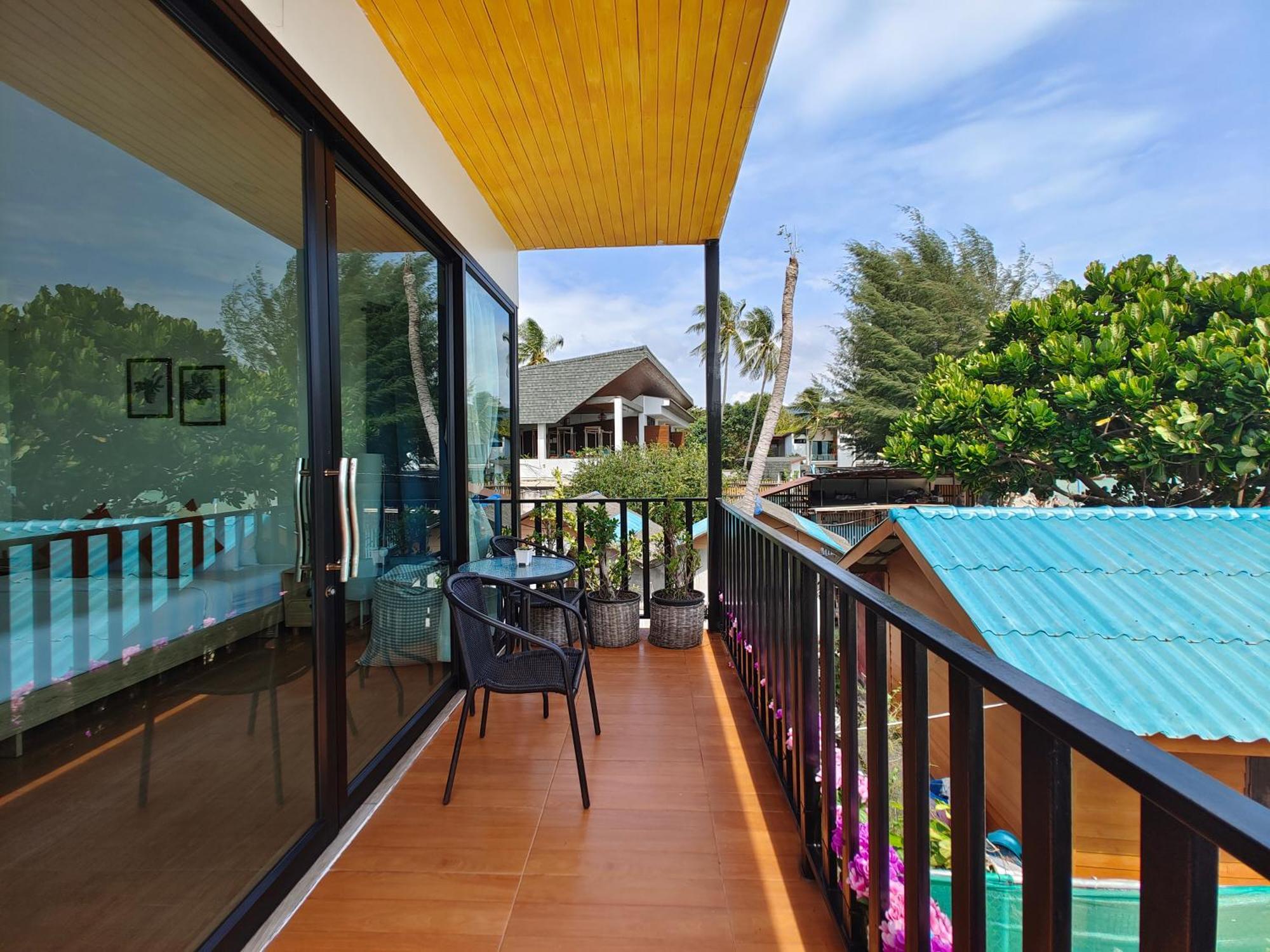 Lipe Sunrise Beach House Exterior foto